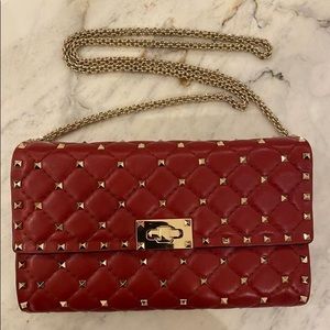 VALENTINO GARAVANI
Rockstud Shoulder Bag